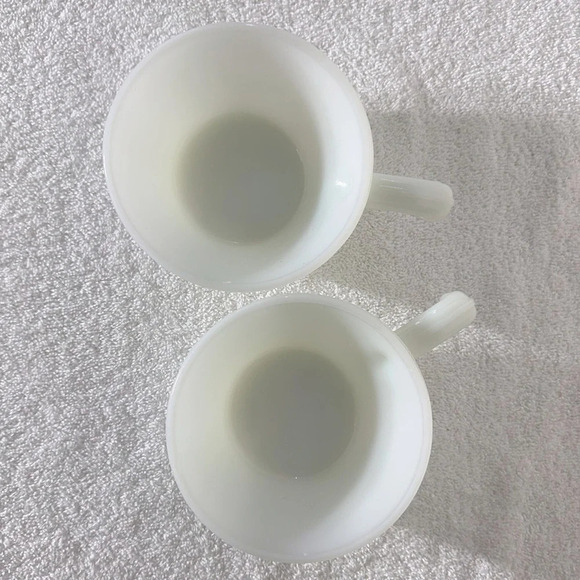 Vintage Anchor Hocking Milk Glass Small  Bowls With Handles x2 - Picture 7 of 13